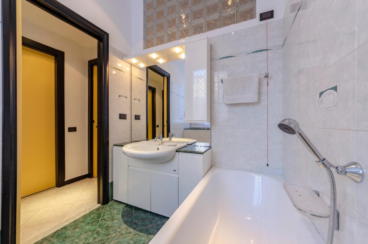 Апартаменты Altido Modern Flat For 6 In The Heart Of Genova Foce Экстерьер фото